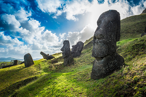 SANTIAGO E ISLA DE PASCUA